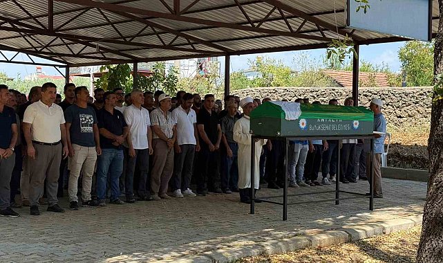 Felçli kocasını tıraş ederken görüntülenmişti, acı haber geldi