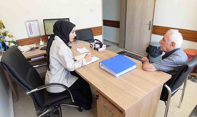 Fırat Üniversitesi Tıp Fakültesi'nden Dr. Tuncer: "Vatandaşlarımıza sigarayı bırakma sürecinde destek oluyoruz"