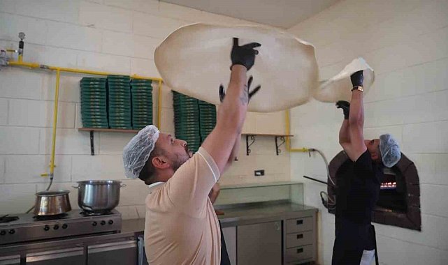 Gaziantepli katmer ustalarından İtalyanları kıskandıran şov