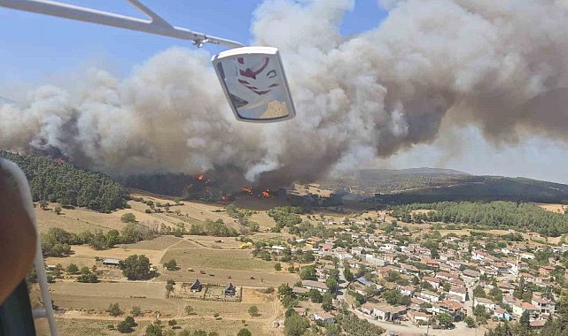 Gelibolu'da çıkan orman yangınına havadan ve karadan müdahale devam ediyor