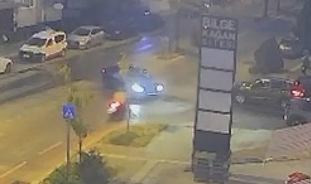 Genç motorcunun kaza anı kameralara böyle yansıdı