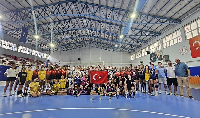Germencik'te Zafer Kupası Voleybol Turnuvası düzenlendi