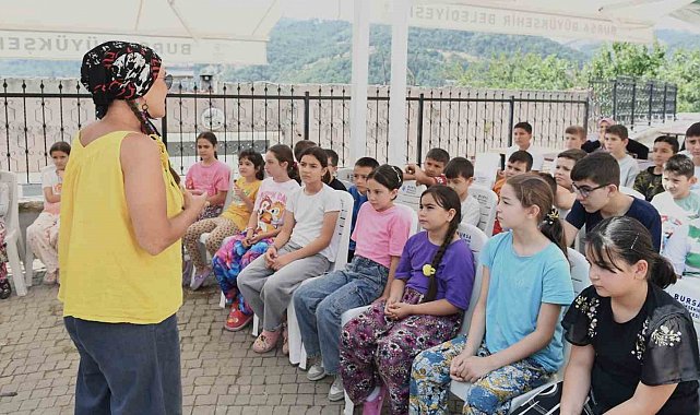 Gezici Kütüphane çocukları bilgiyle donatıyor