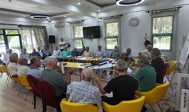 Gönül belediyeciliğinin en güzel sesi: Ulu Çınarlar Korosu