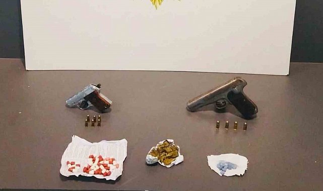 Hapis cezasıyla aranan hükümlü uyuşturucu ve silahla yakalandı