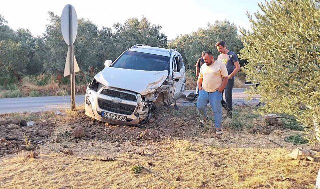 Hatalı sollama kazayı beraberinde getirdi: 3 araç birbirine girdi