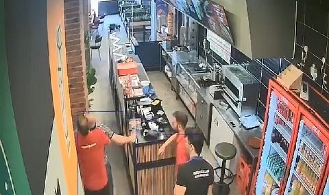 Heimlich manevrası ile müşterisinin hayatını kurtardı