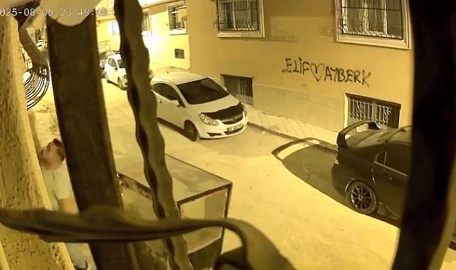 Hırsızlık yapmaya kalkıştı, alarmın çalmasıyla böyle kaçtı