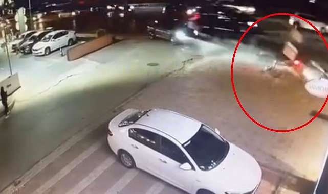 Hızla ilerleyen motosikletli böyle kaza yaptı