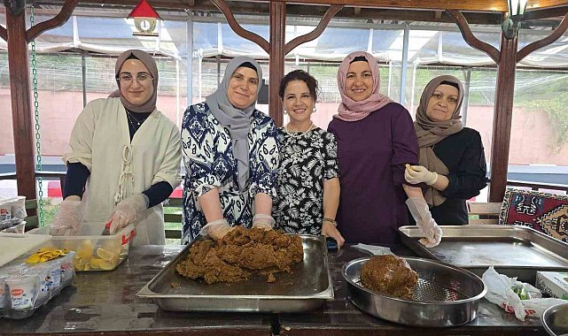 Huzurevinde sıra gecesi coşkusu