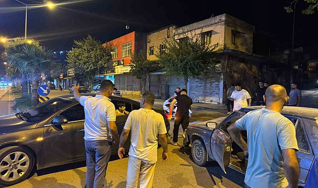 İki otomobilin karıştığı kaza kamerada