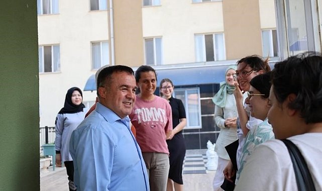 İl Müdürü Ramazan Demir yurtlarda öğrencilerle buluştu