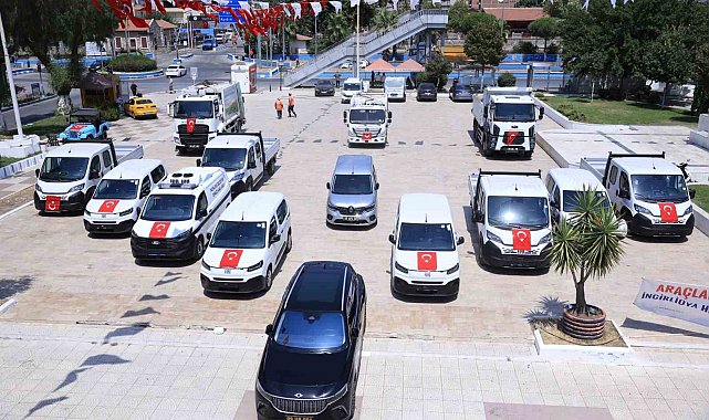 İncirliova Belediyesi 10 yeni hizmet aracını tanıttı