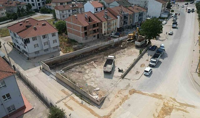 İnegöl'de atıl vaziyetteki boş alan otoparka dönüşüyor