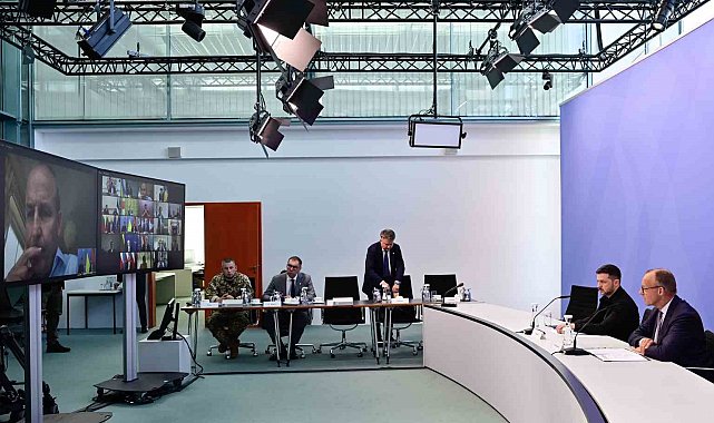 İngiltere, Fransa ve Almanya liderlerinden ateşkesi reddetmesi halinde Rusya'ya yaptırımların artırılması çağrısı