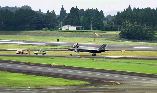 İngiltere'ye ait F-35B savaş uçağı Japonya'ya acil iniş yaptı