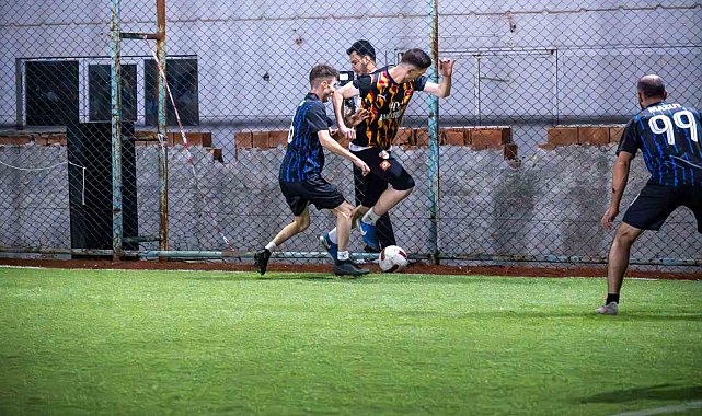 İnönü 9. Geleneksel Halı Saha Turnuvası'nın şampiyonu Manda Birliği oldu