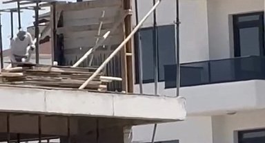İnşaat işçilerinin tehlikeli çalışması kameraya yansıdı