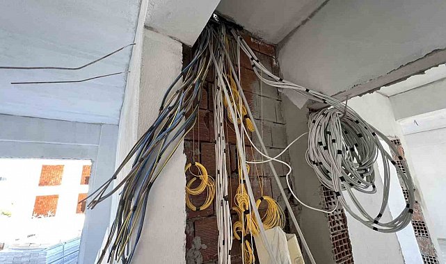 İnşaattan 150 bin liralık kablo hırsızlığı