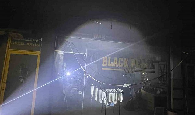 İş merkezinde korkutan yangın