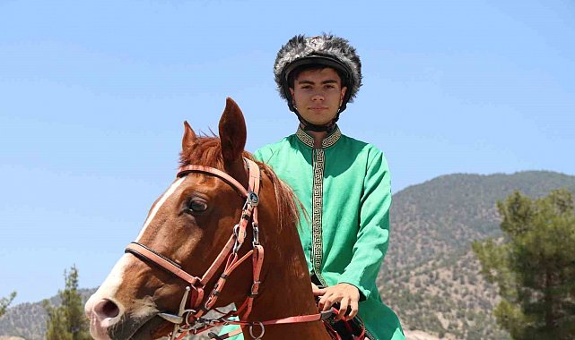 İsmail Mert Yıldırım, boş arazideki parkurda yaptığı antrenmanlarla uluslararası derecelere uzandı