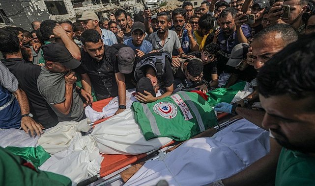 İsrail saldırısında hayatını kaybeden gazeteciler toprağa verildi