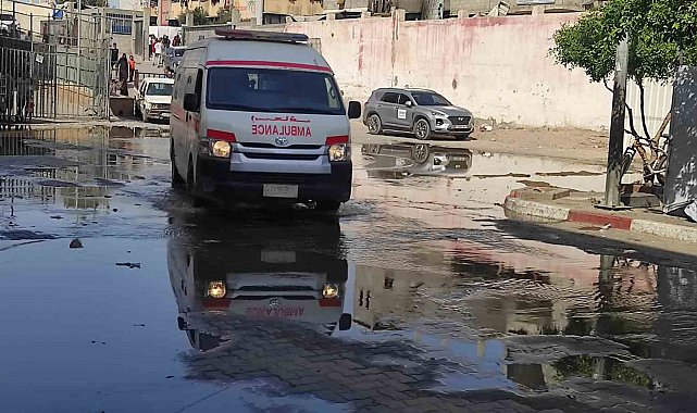İsrail'in Han Yunus saldırısında kanalizasyon patladı, Nasser Hastanesi sular altında kaldı