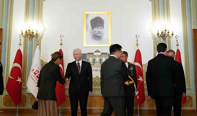 İstanbul Valiliği'nde 30 Ağustos Zafer Bayramı töreni: Vali Davut Gül, tebrikleri kabul etti