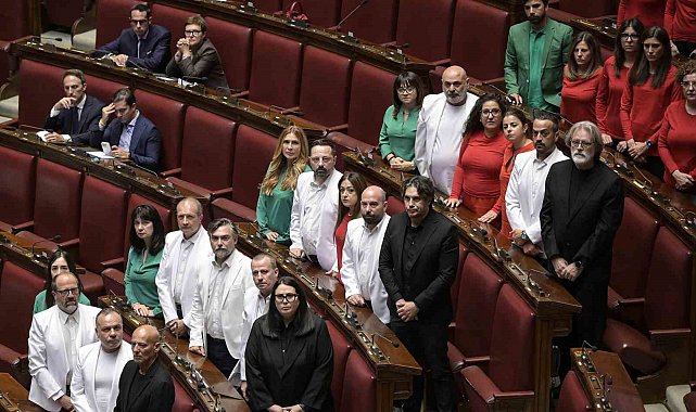 İtalya'da muhalif milletvekillerinden parlamentoda "Filistin" dayanışması