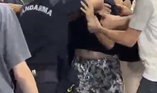 İzmir'de jandarma ekiplerine saldırı: 8 gözaltı, 2 firari