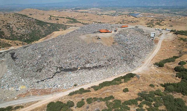 İzmir'de mera alanında vahşi depolamada geri adım