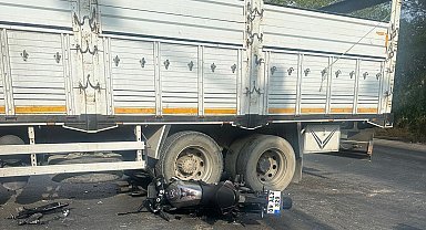 İzmir'de motosiklet sürücüsü genç, kaza kurbanı