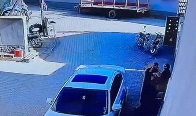 Kadınların saç baş sokak kavgası kamerada