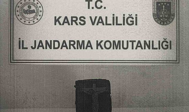 Kars'ta tarihi eseri jandarmaya satmaya çalışan 1 kişi suçüstü yakalandı