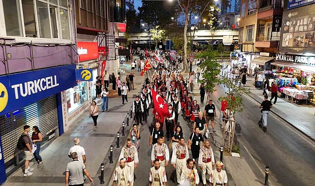 Kartal'da Uluslararası Halk Oyunları Festivali başladı