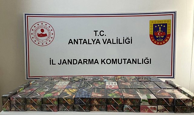 Kaş'ta 22 kilo kaçak nargile tütünü ele geçirildi
