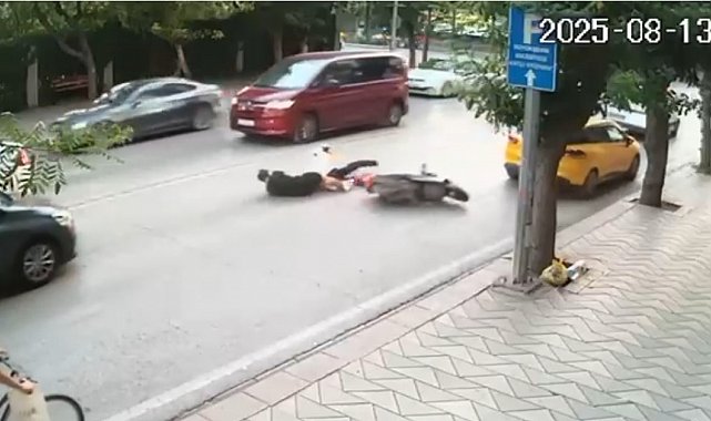 Kasksız yolcu taşıyan sürücü motosikleti yere yatırdı