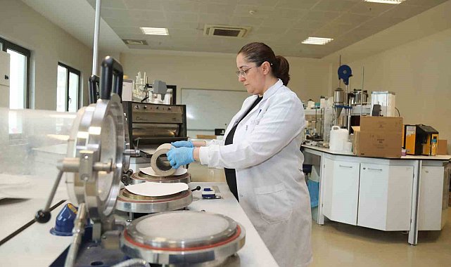 Kâğıt atıkları doğada çözünebilir saksıya dönüşecek