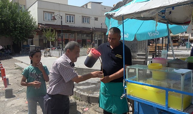 Kilis'te sıcak havalarda meyan kökü şerbetine yoğun ilgi