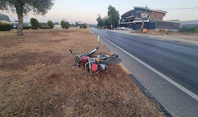 Kırmızı ışık ihlali yapan tur aracı motosiklete çarptı: 1 ölü