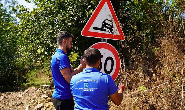 Kırsal ulaşımda levhalar yenileniyor