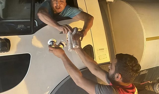 Kızılay'dan alevlerle mücadele eden ekiplere destek