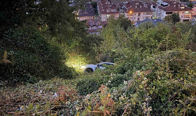 Kontrolden çıkan otomobil şarampole devrildi, sürücü yara almadan kurtuldu