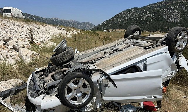 Konya'da otomobil şarampole devrildi: 5 yaralı