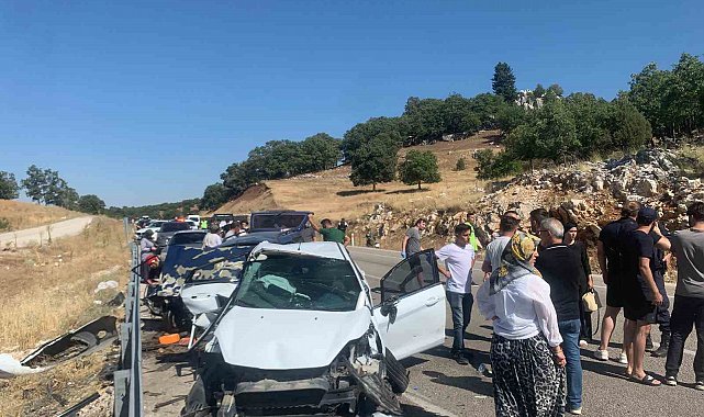 Konya'da üç aracın karıştığı kazada 7 yaralı