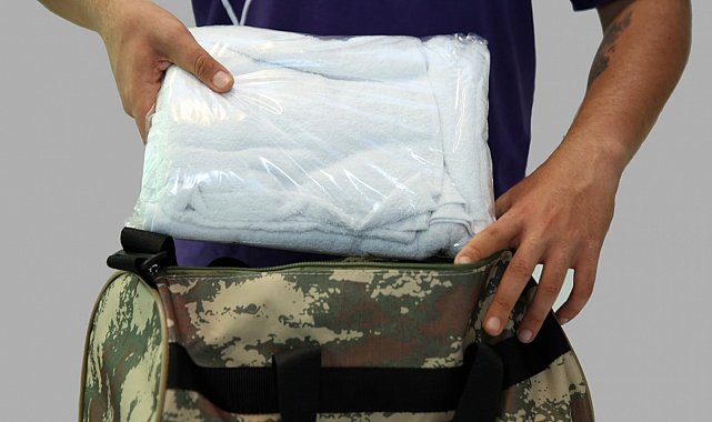 Küçükçekmece Belediyesi'nden askere gidecek gençlere 'asker çantası' desteği