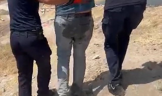 Kulağına saplanan demir profil ile hastaneye kaldırıldı