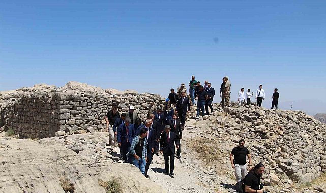 Kültür ve Turizm Bakanı Mehmet Nuri Ersoy, Cudi Dağına çıktı