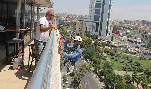 Kuş gibi süzülüp metrelerce yükseklikte çalışıyorlar