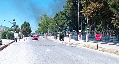 Kütahya Hava Er Eğitim Tugay Komutanlığı'nda çıkan yangın söndürüldü